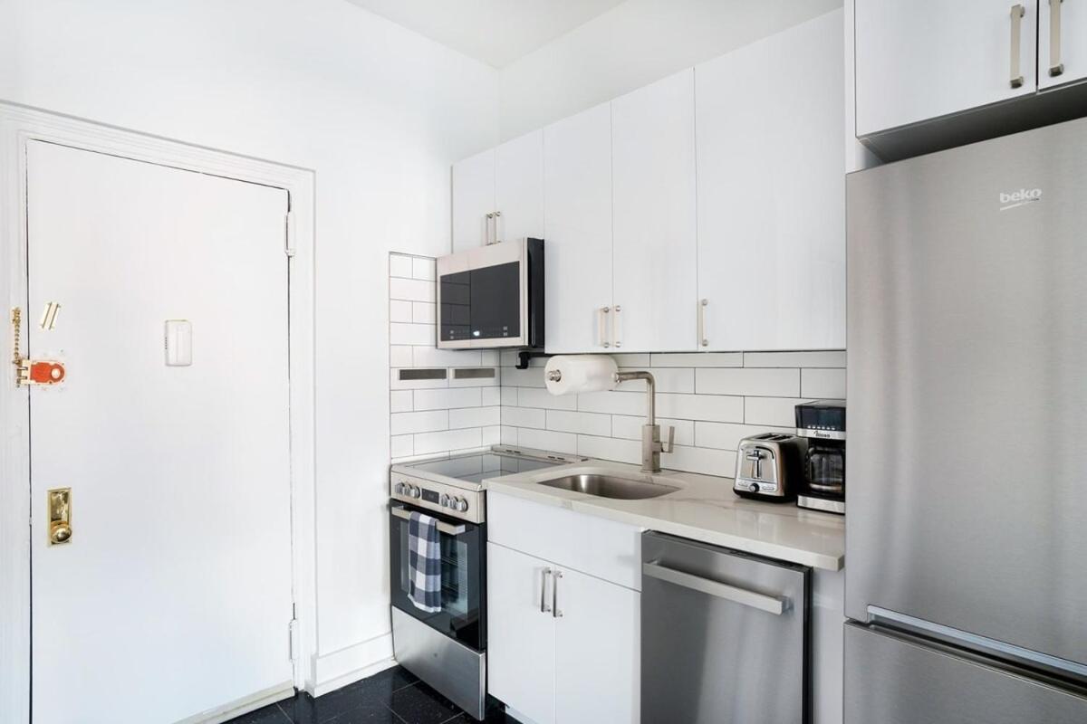 뉴욕 444-5C Newly Renovated Studio Midtown West W&D 아파트 외부 사진